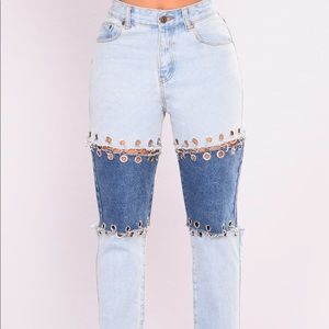 ✨HOST PICK! ✨Metallic grommet jeans